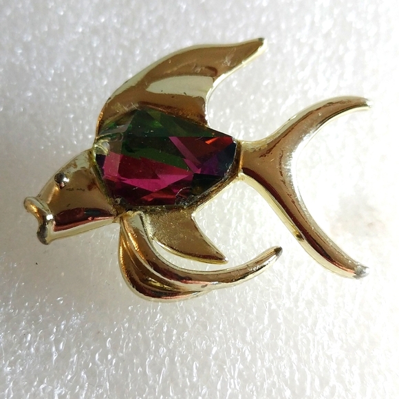 SARAH COVENTRY PIN FISH GOLD TONE METAL FACETED CRYSTALL SIGNED - Picture 2 of 5